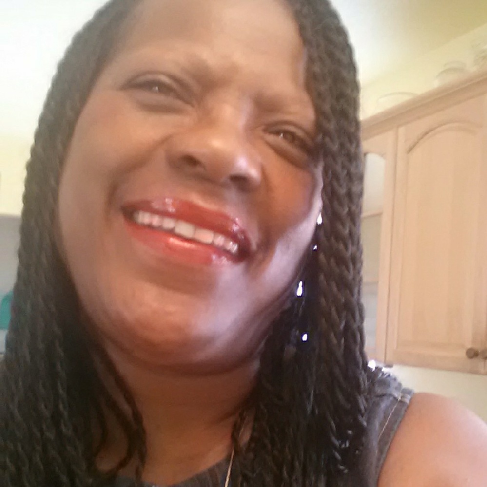 Meet your Posher, Juanita